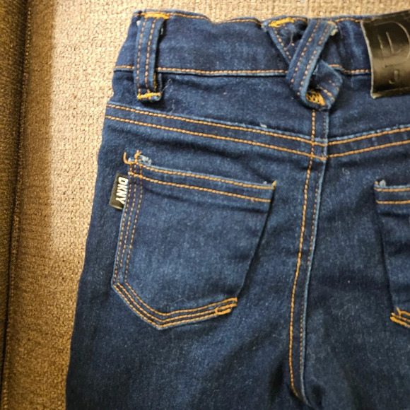 DKNY Girls 3T Jeans Blue with Gold Stitching Roll Up Hem - Picture 4 of 5